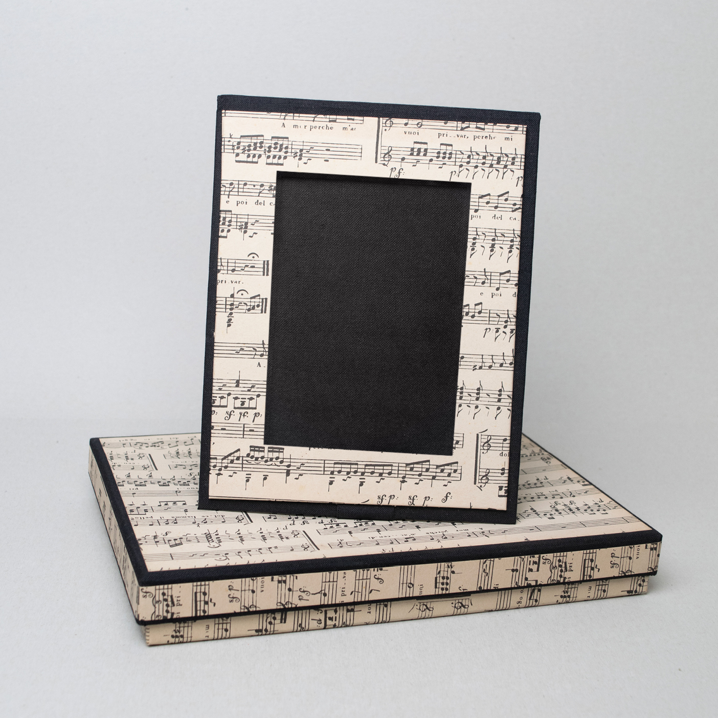 Cornice con Scatola – NOTE MUSICALI